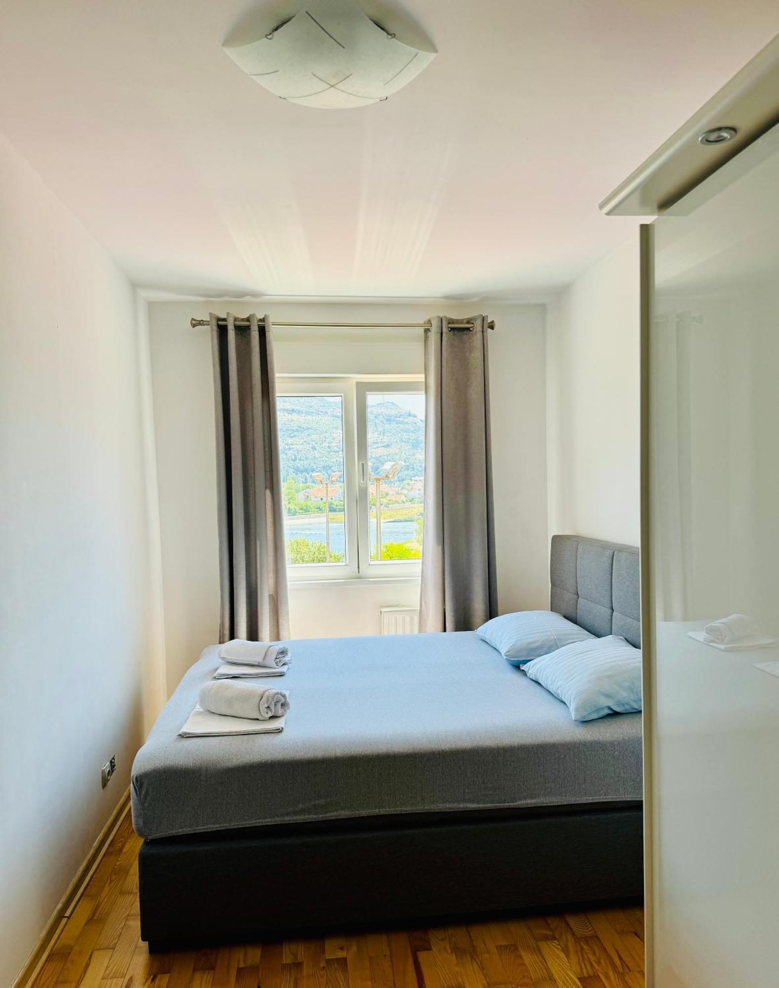 Apartman Srna 트레빈예 외부 사진