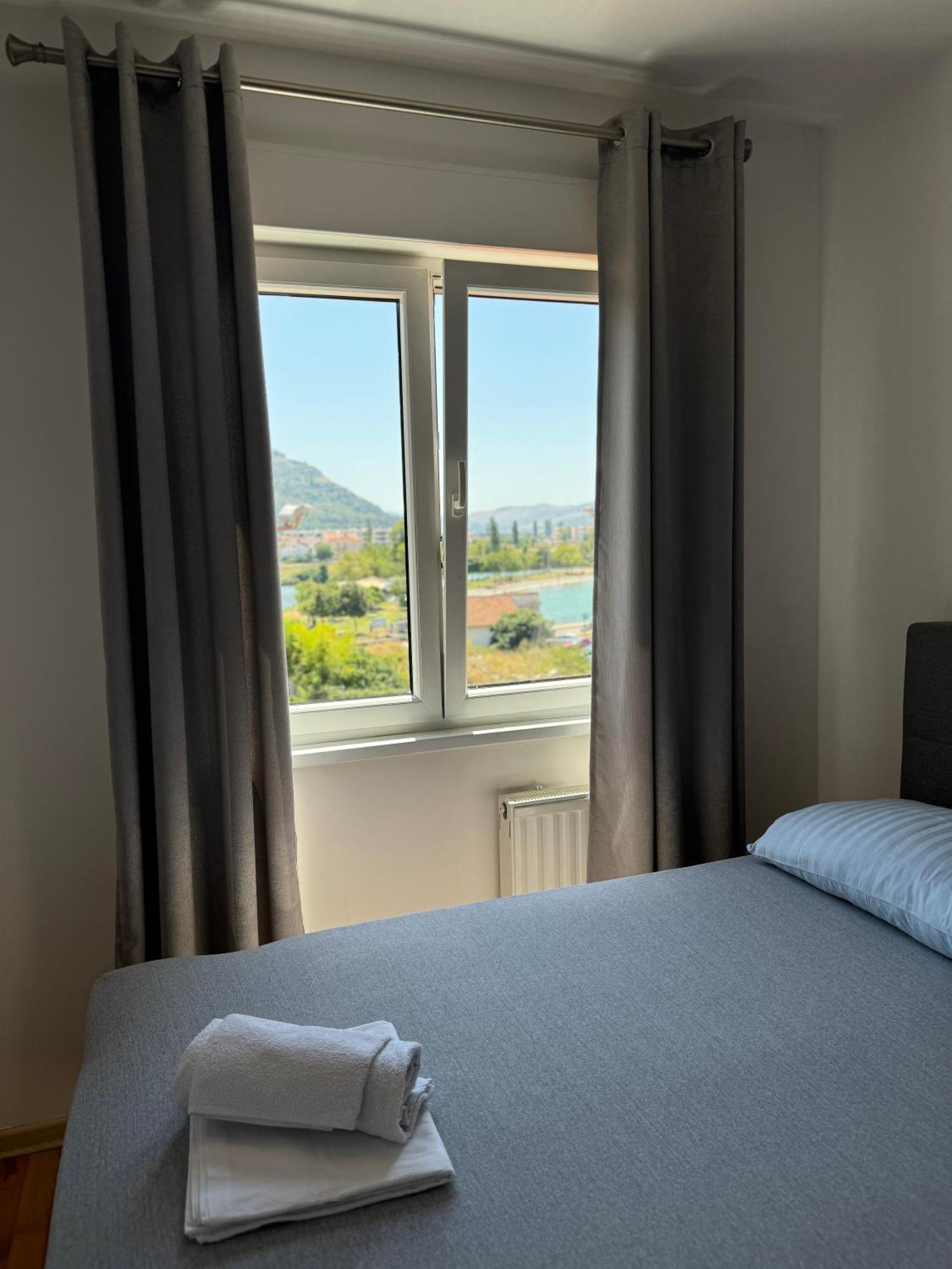 Apartman Srna 트레빈예 외부 사진