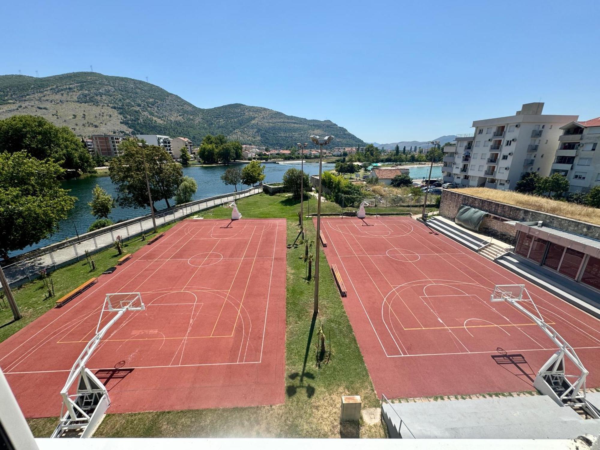 Apartman Srna 트레빈예 외부 사진