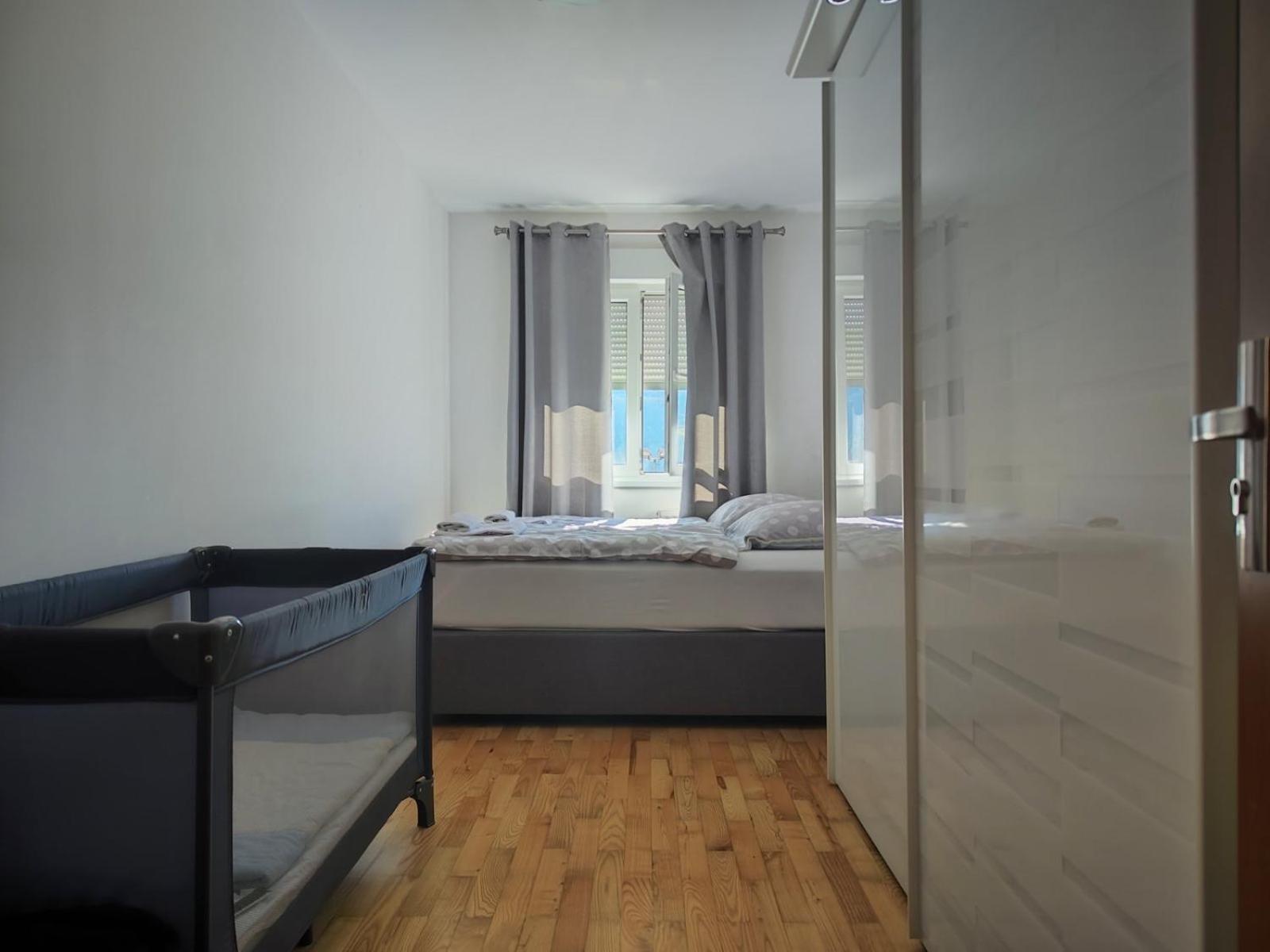 Apartman Srna 트레빈예 외부 사진
