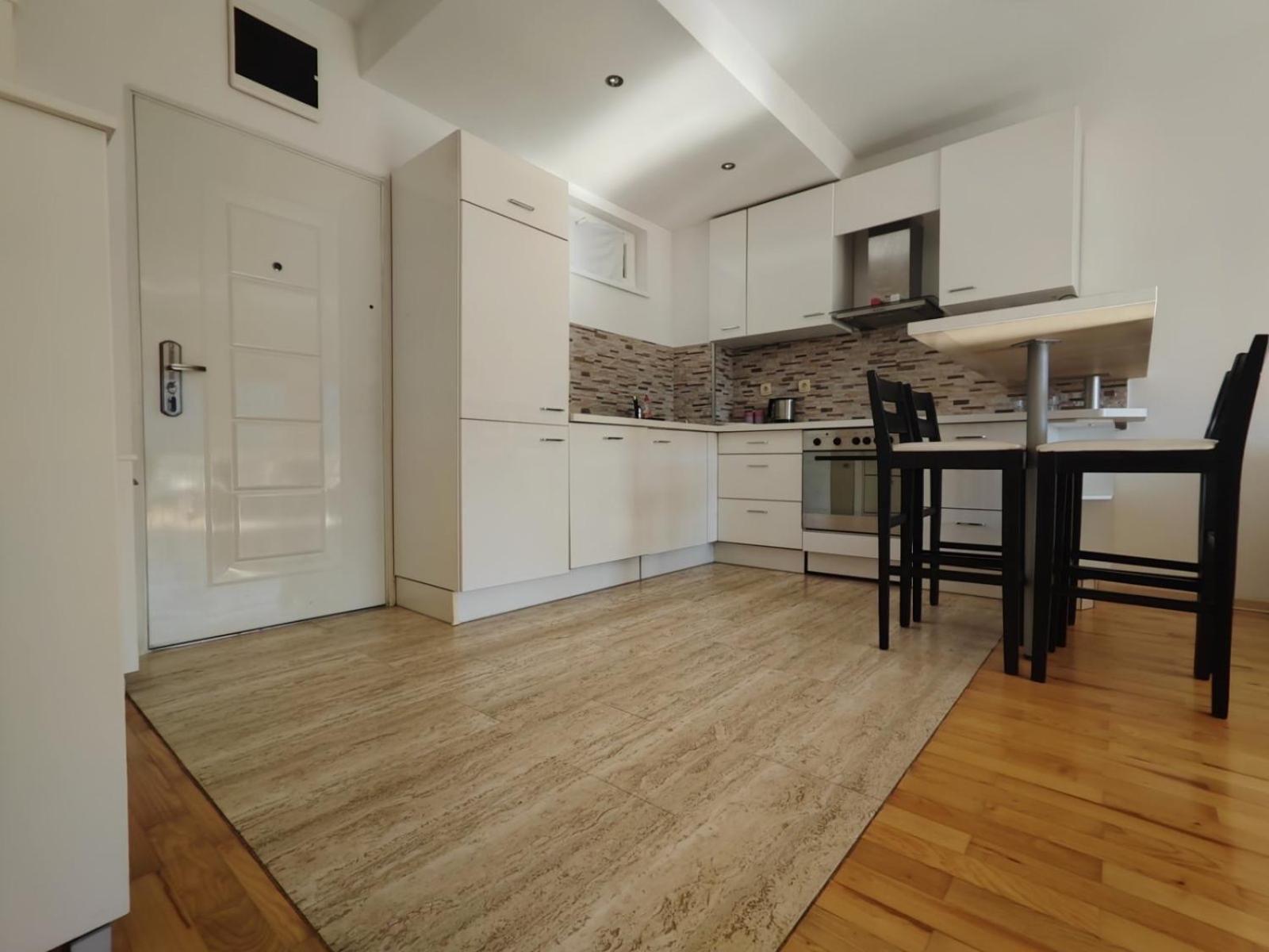 Apartman Srna 트레빈예 외부 사진