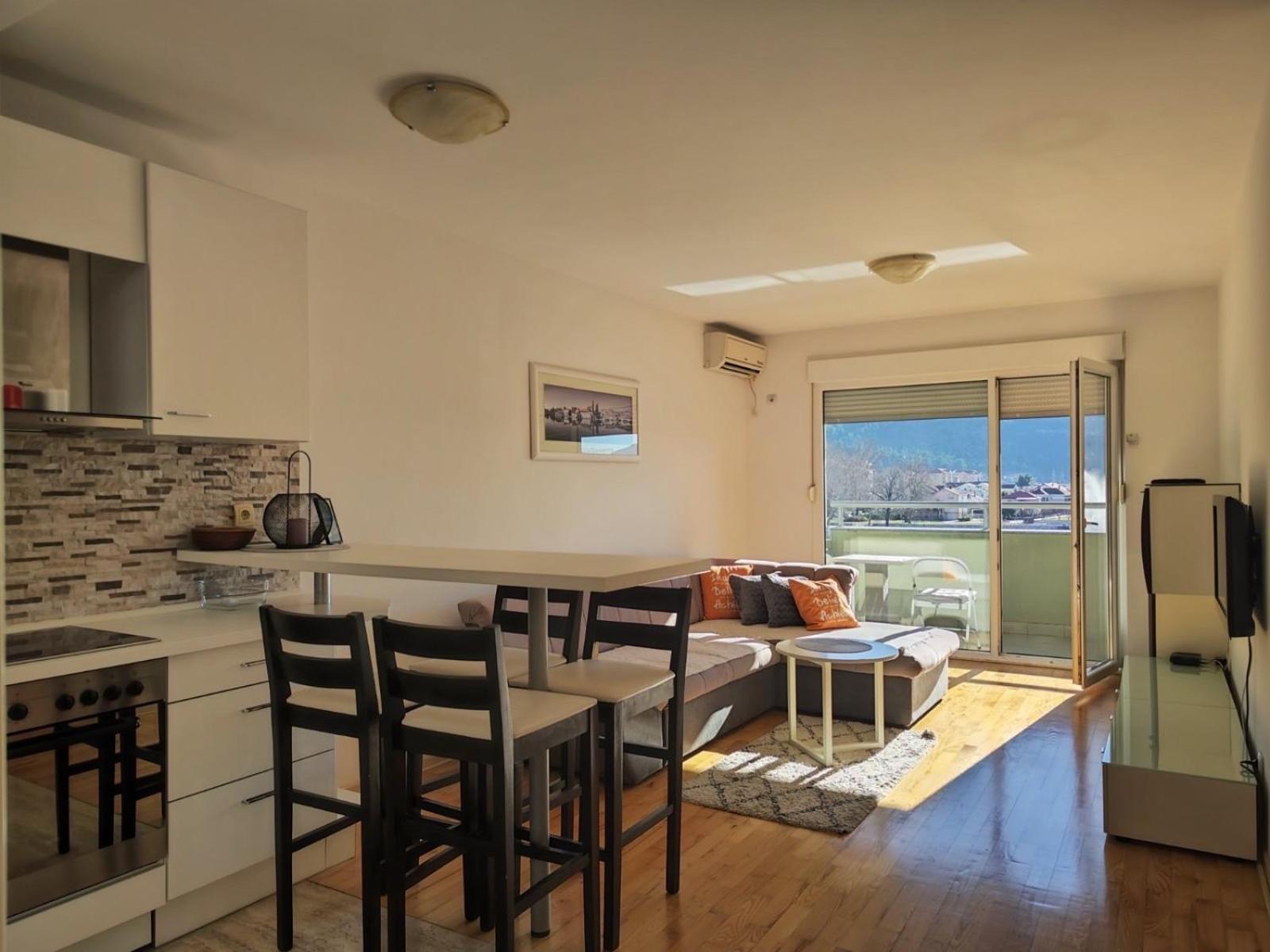 Apartman Srna 트레빈예 외부 사진