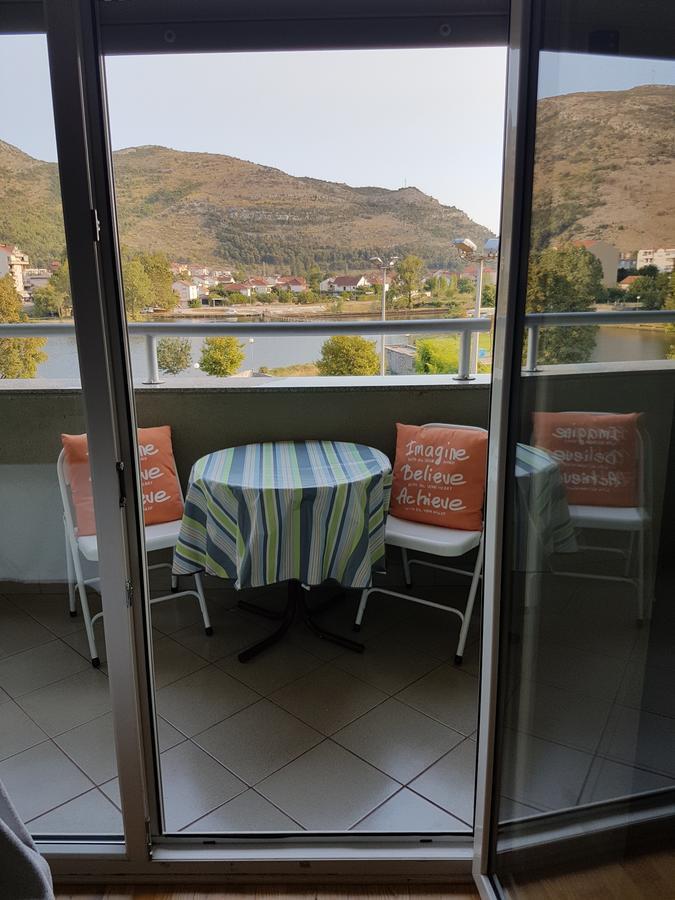 Apartman Srna 트레빈예 외부 사진